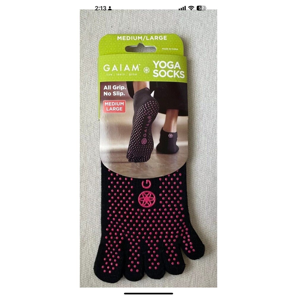 GAIAM Super Grippy Yoga Socks All Grip No Slip Size Medium/Large Black/Pink NEW